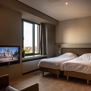 3* Ξενοδοχείο Castelnou
